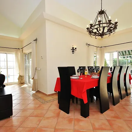 Hollywood Villa Almancil