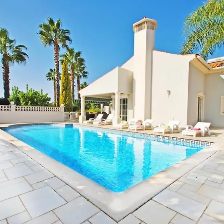Hollywood Villa